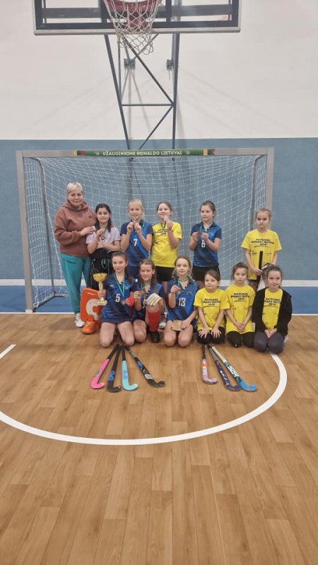 Kelmės sporto centro žolės riedulio mergaičių turnyras
